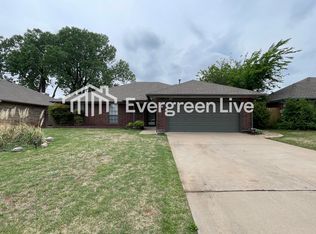 305 Grand Fork Rd, Edmond, OK 73003