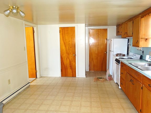 Entrance & Kitchen