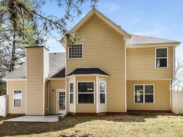 146 Edison Dr — Photo 17