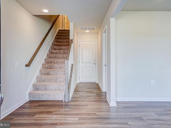 3rd image of 15057 Jaxton Square Ln