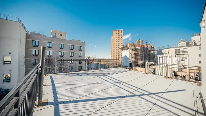 Rented by Nooklyn NYC LLC | media 41