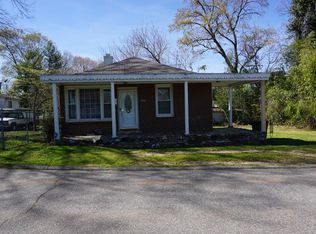 1002 S Limestone St, Gaffney, SC 29340