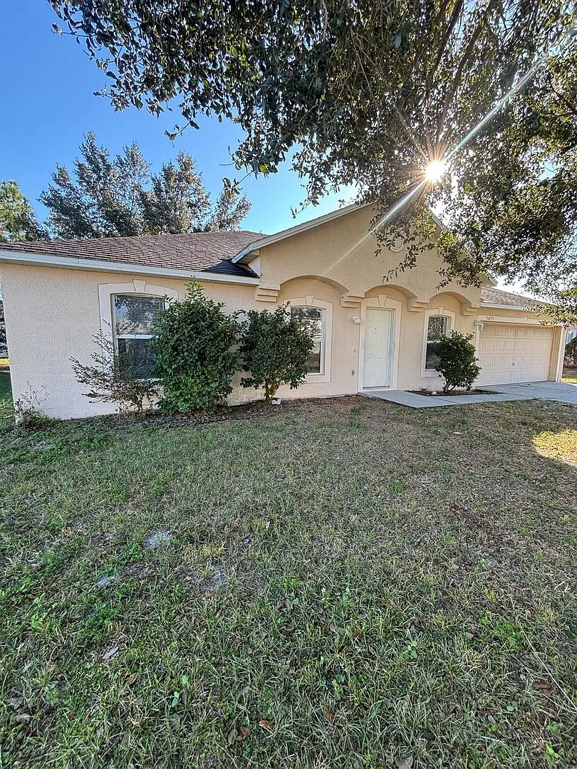 Charming Freshly Updated Home in Prime Poinciana Location! — Photo 3