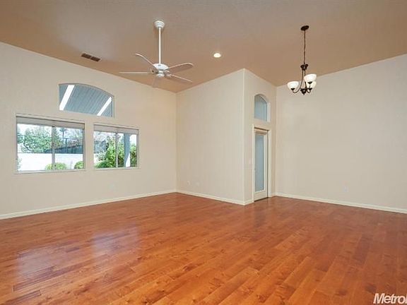 5th image of 691 Diamond Glen Cir