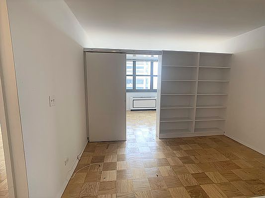 1st image of 200 E 72nd St APT 21H