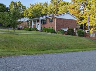 371 Oakcrest Dr, Paducah, KY 42001