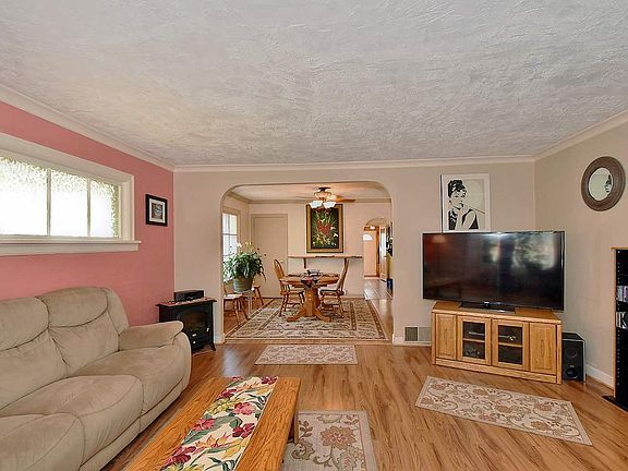 4th image of 1656 E Olympic Ave