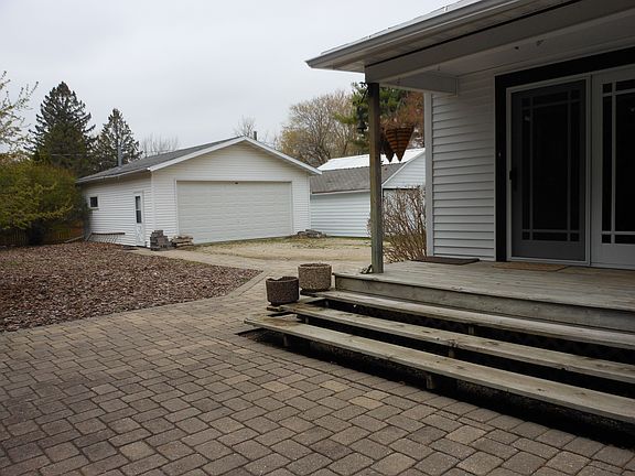 Side looking to garage