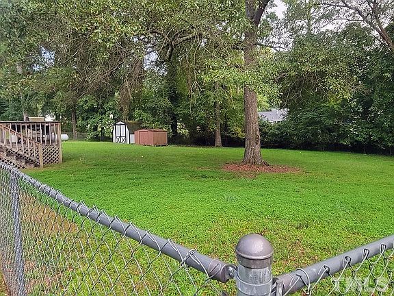 2nd image of 7233 Bentley Cir