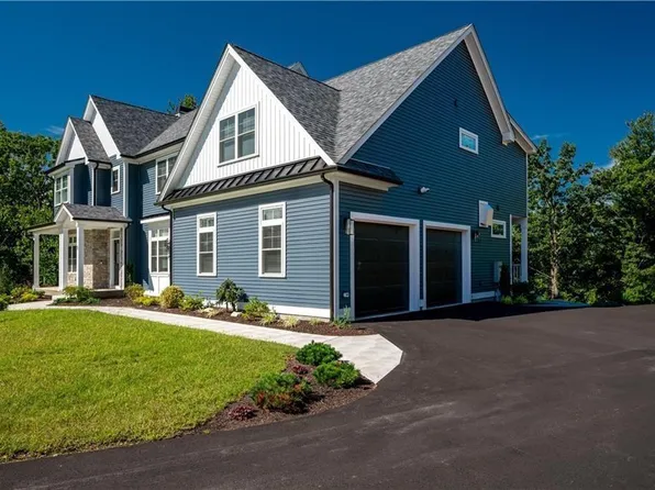 5 Lacey Ct, Smithfield, RI 02917