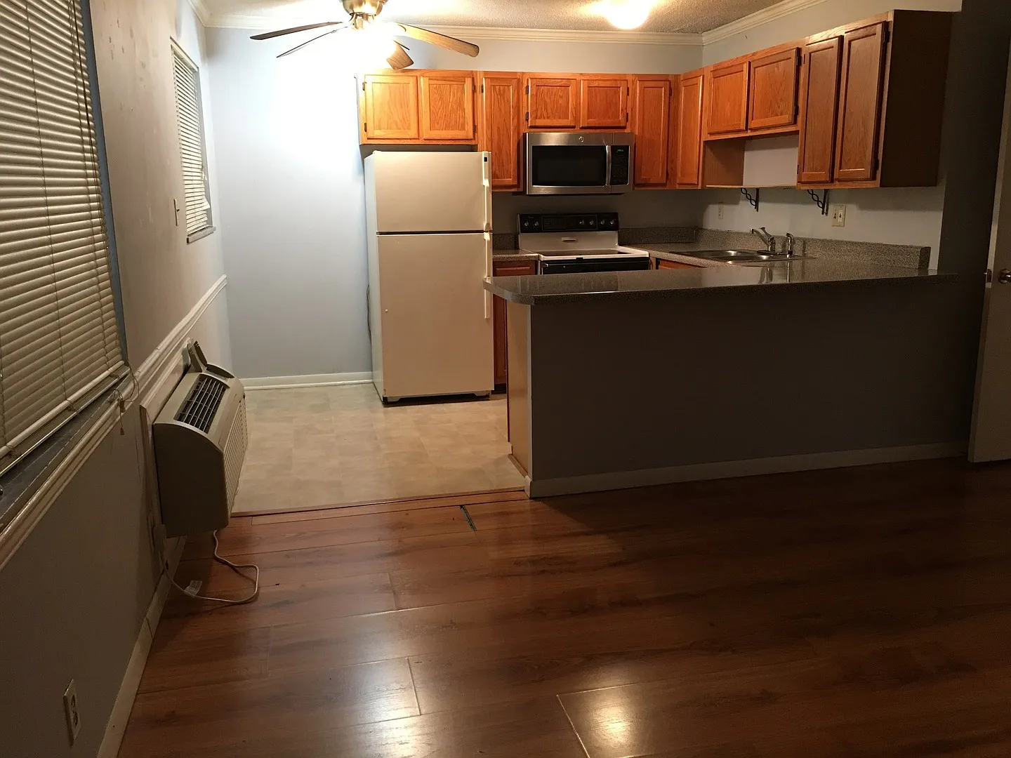 Waitlist for Aug2027Jul2028 Now Open! | 2 Bedroom Condo 4 Blocks from UTK Campus! — Photo 2