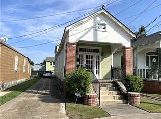 421 9th St, Gretna, LA 70053
