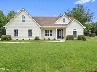 607 Taylor Trl, Waveland, MS 39576