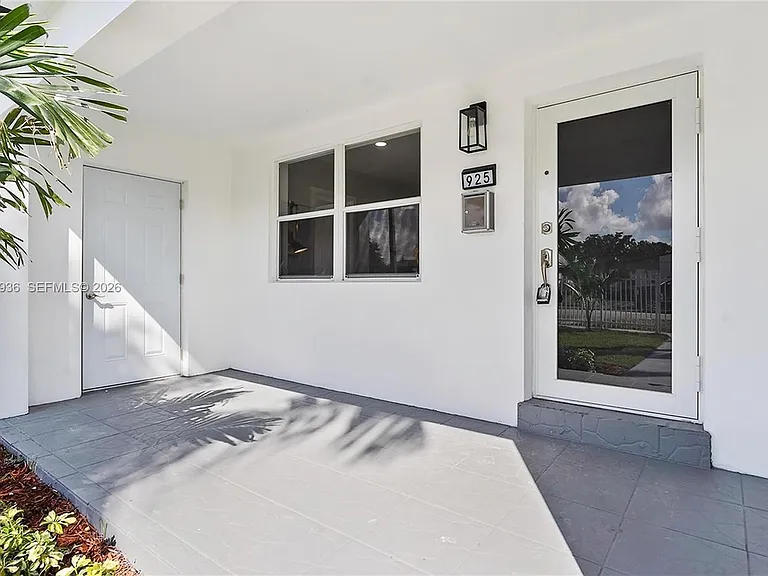 925 NW 84th St — Photo 24