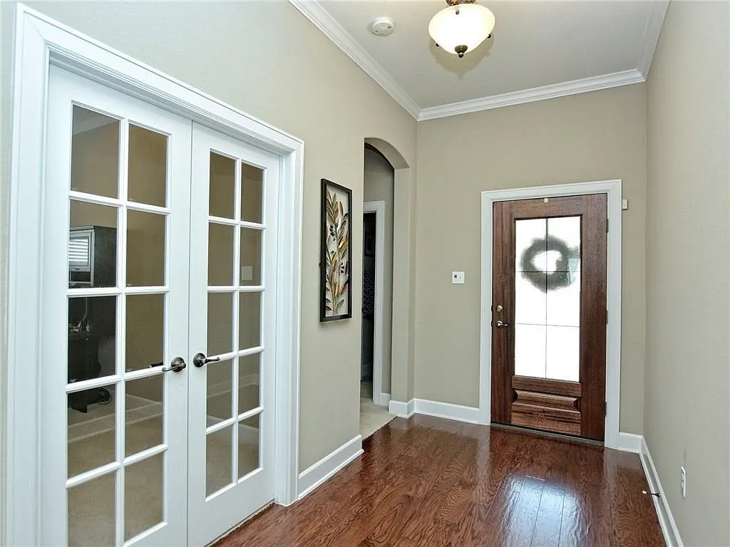 4 bed, 3.0 bath, 2933 sqft, $3,200 — Photo 4