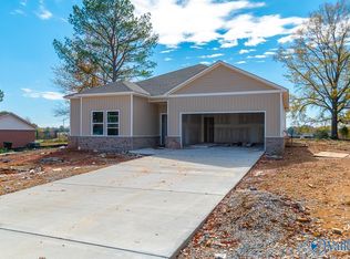 1214 Sommers Ridge Dr, Athens, AL 35611