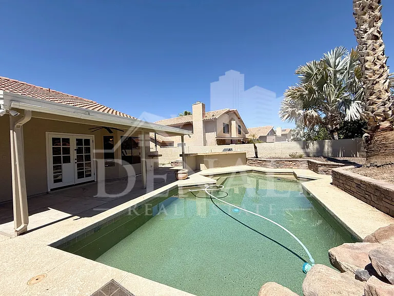 1211 E Drake Dr — Photo 27