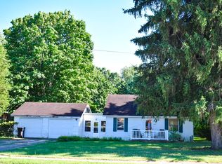 409 W Smith St, Buchanan, MI 49107