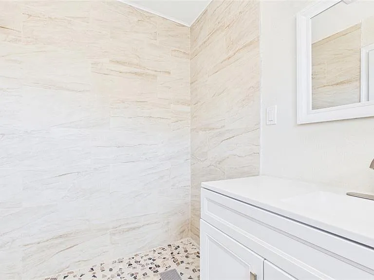 4418 W Fairview Hts — Photo 24