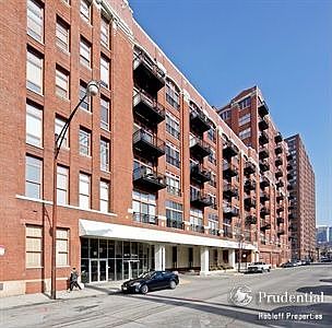 1st image of 360 W Illinois St APT 513