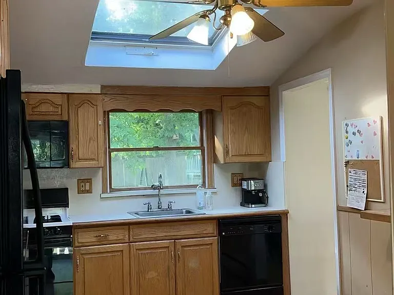 90 University Heights Dr — Photo 5