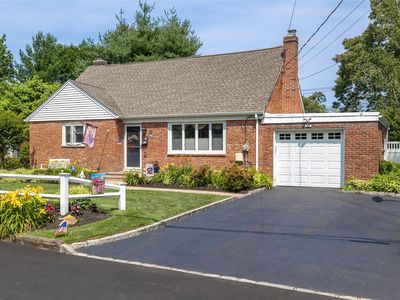 47 Monaton Drive, Huntington Station, NY, 11746