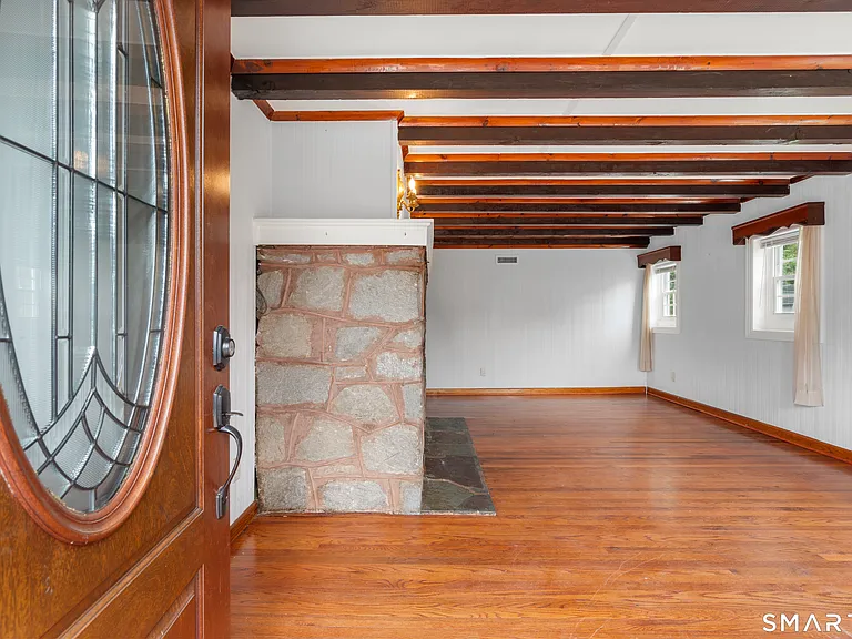 399 Hawthorne Ave — Photo 11
