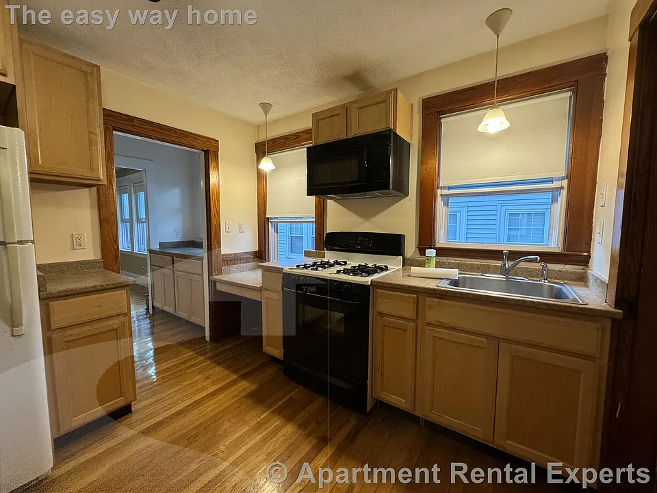 18 Irvington Rd #1