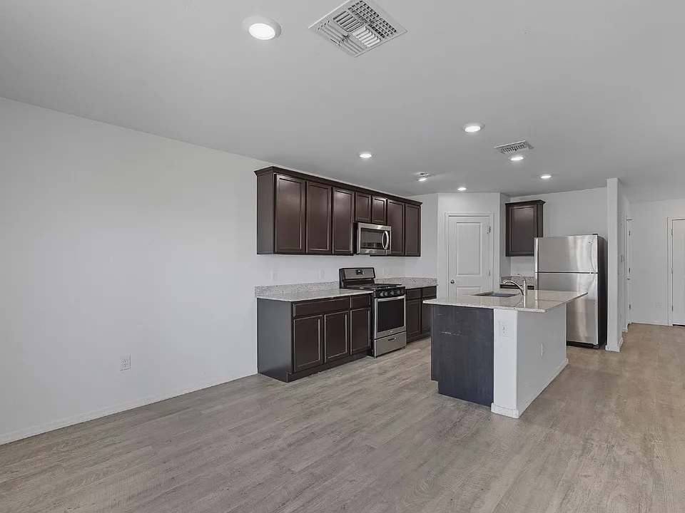 7525 W Portugal Pl