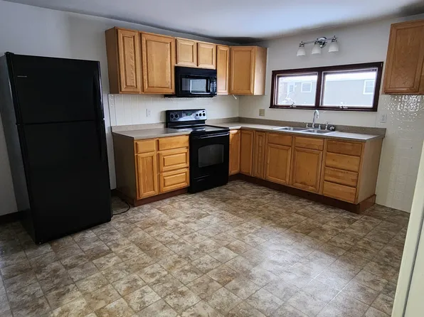 249 E 8th St #1, Oswego, NY 13126