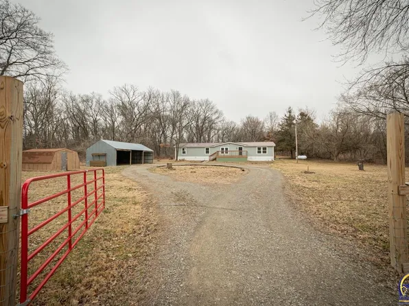 17360 158th Rd, Hoyt, KS 66440