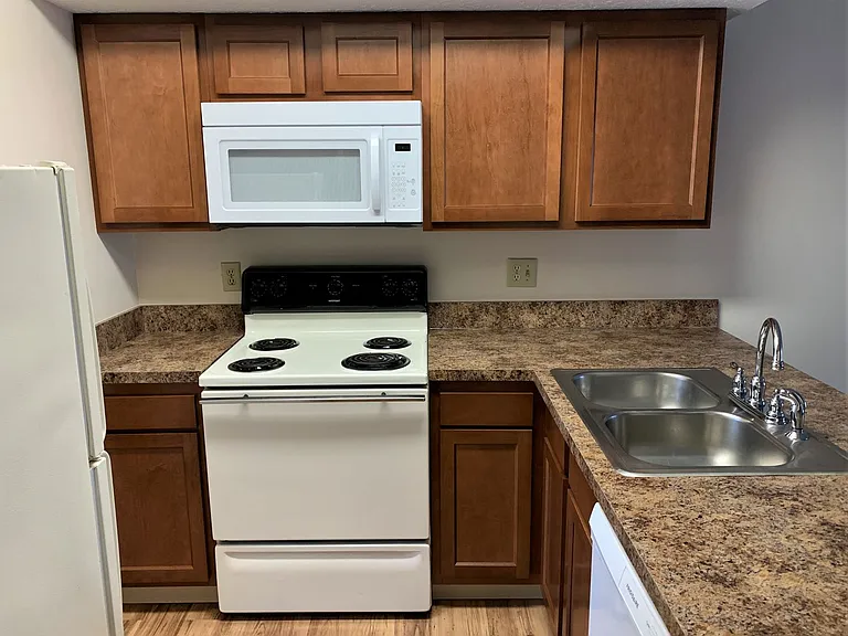 5852 Aqua Bay Dr — Photo 12