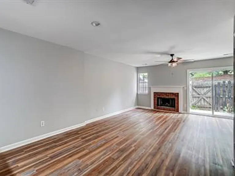 3821 Mosscroft Ln — Photo 17
