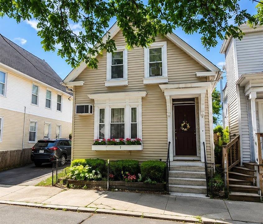 1st image of 16 Winsor St