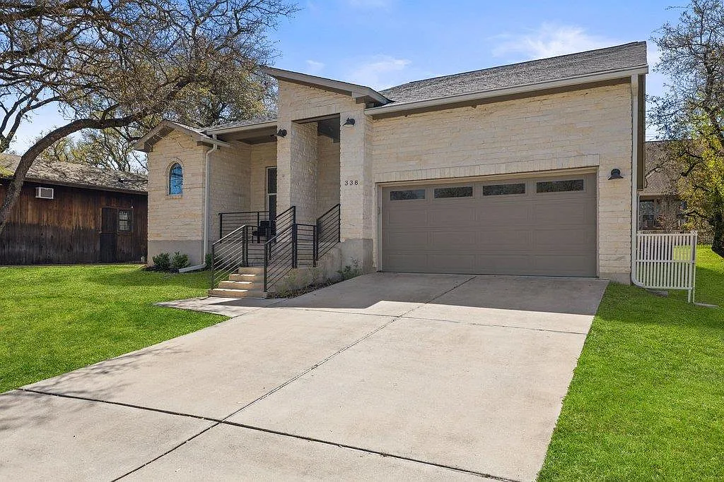 3 bed, 2.0 bath, 1999 sqft, $2,500 — Photo 3