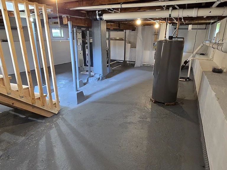 Clean basement, Tons of storage