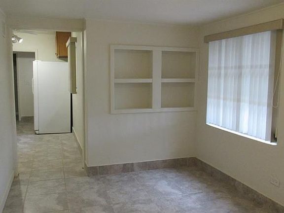 5th image of 915 SE 3rd St APT 1