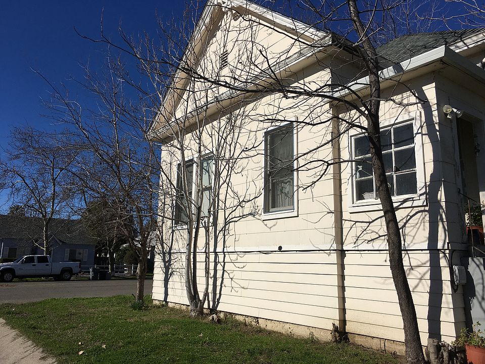 2nd image of 844 Pine St