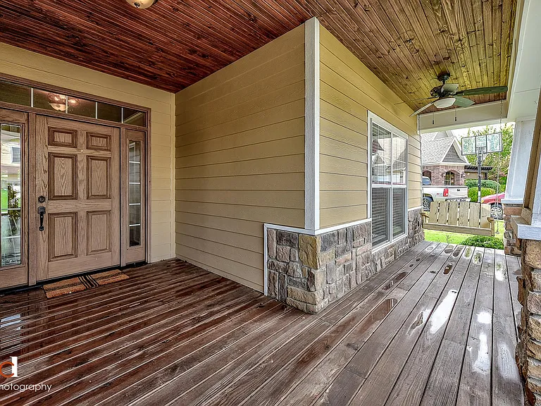 1408 NE Dysart Woods Ln — Photo 4