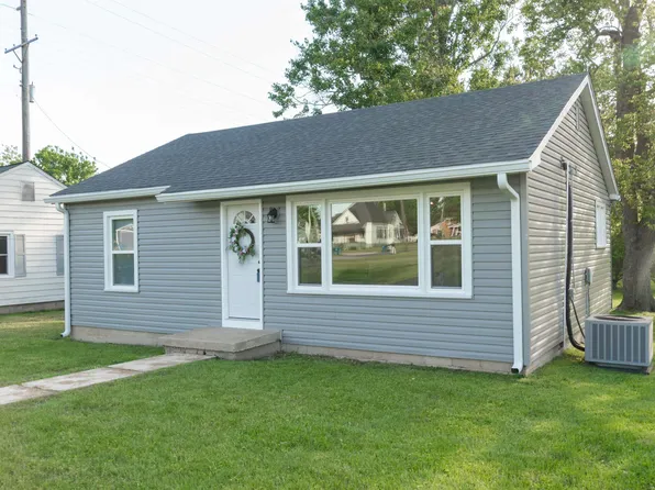 419 Pine St, La Center, KY 42056