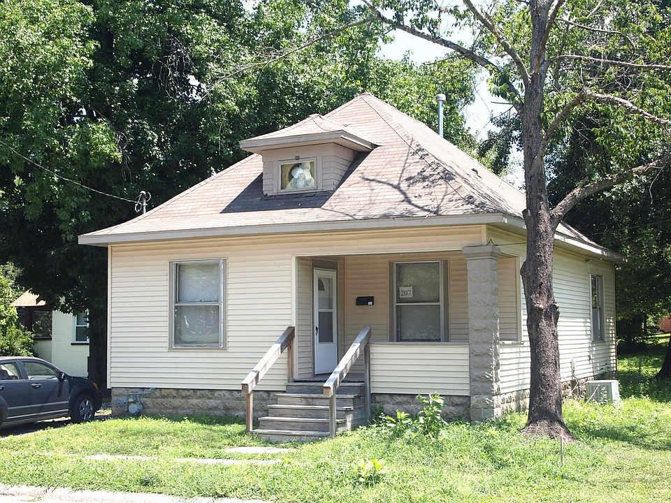 207 N Almond St, Carbondale
