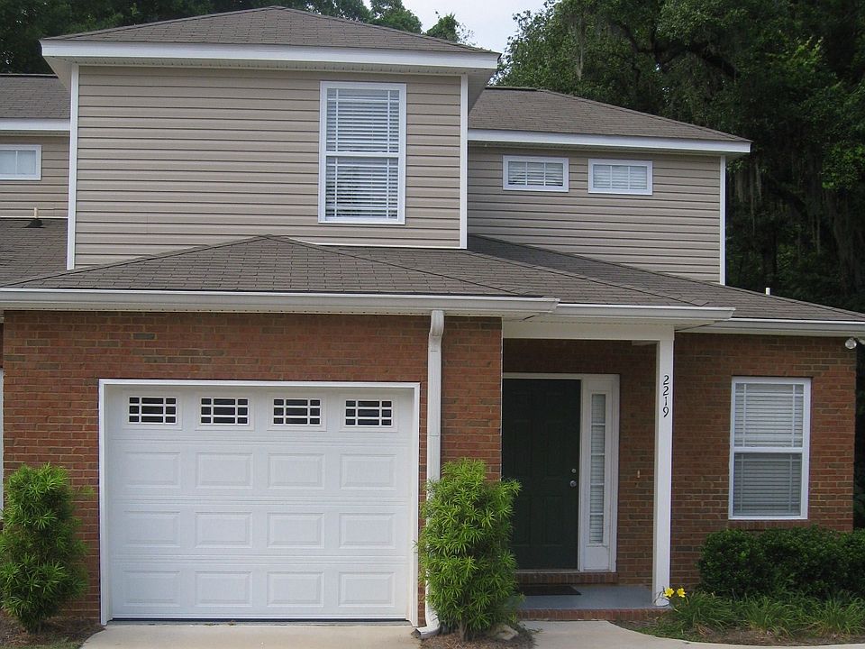 1st image of 2219 Delta Ln