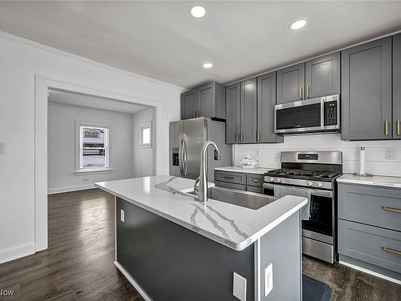 5th image of 2204 Bunts Rd