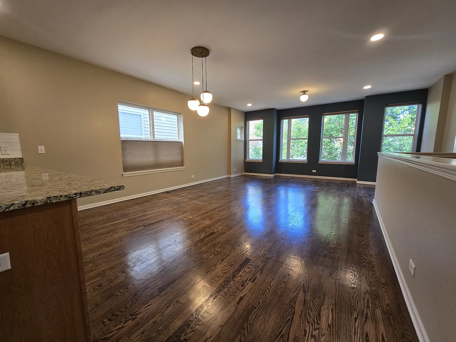 2 bed, 1400 sqft, $2,000 — Photo 2