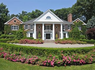 366 Crescent Dr, Franklin Lakes, NJ 07417