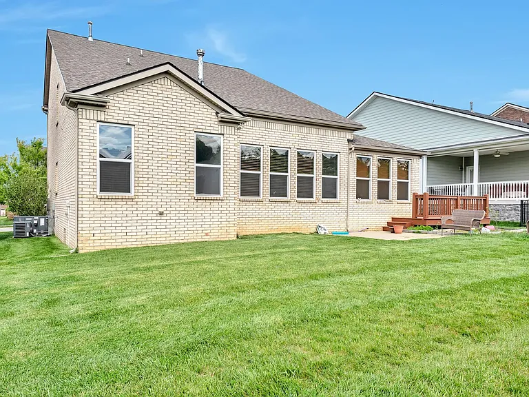 1001 Ryecroft Ln — Photo 32