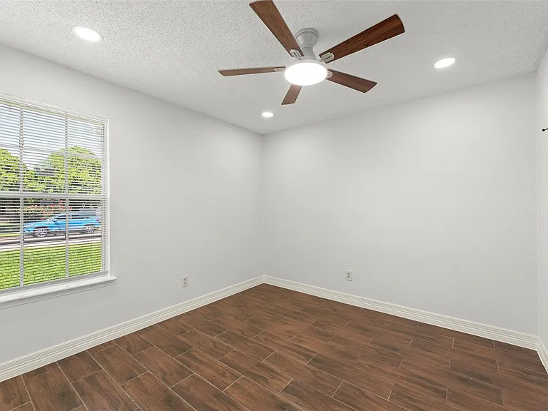 12402 Jaguar Dr — Photo 11