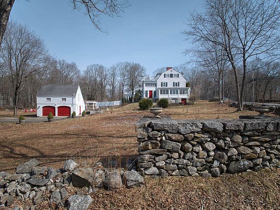 5th image of 134 Range Road