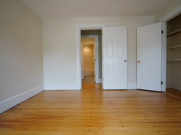 21 Plainfield St #2, Jamaica Plain, MA 02130
