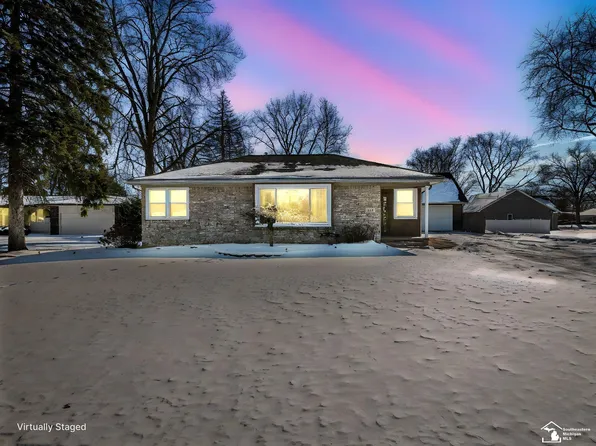 616 Cole Rd, Monroe, MI 48162